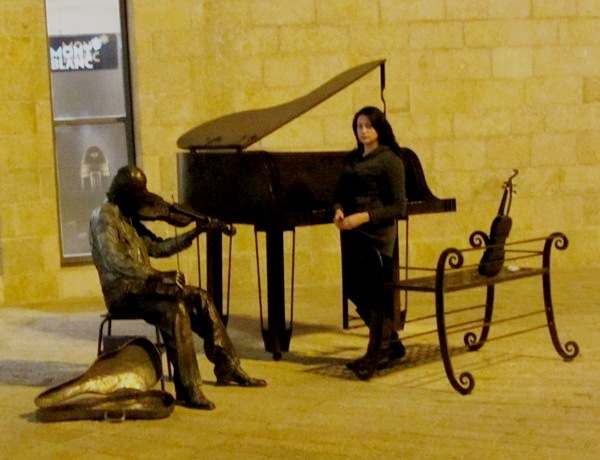 "Musical art image"  , "piano" image