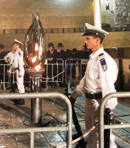 "picture Wailing Wall", "image Israeli soldiers", "photo memorial flame"