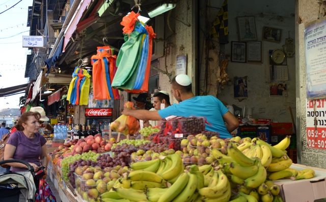 "fruit market picture"