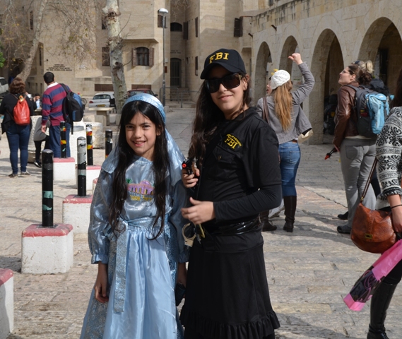Purim costumes children, Purim Jerusalem, photos costumes